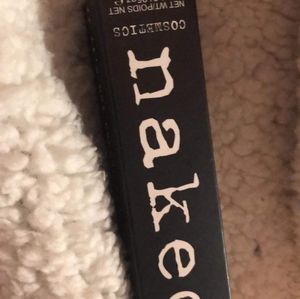 Naked cosmetics loose pigment eyeshadow